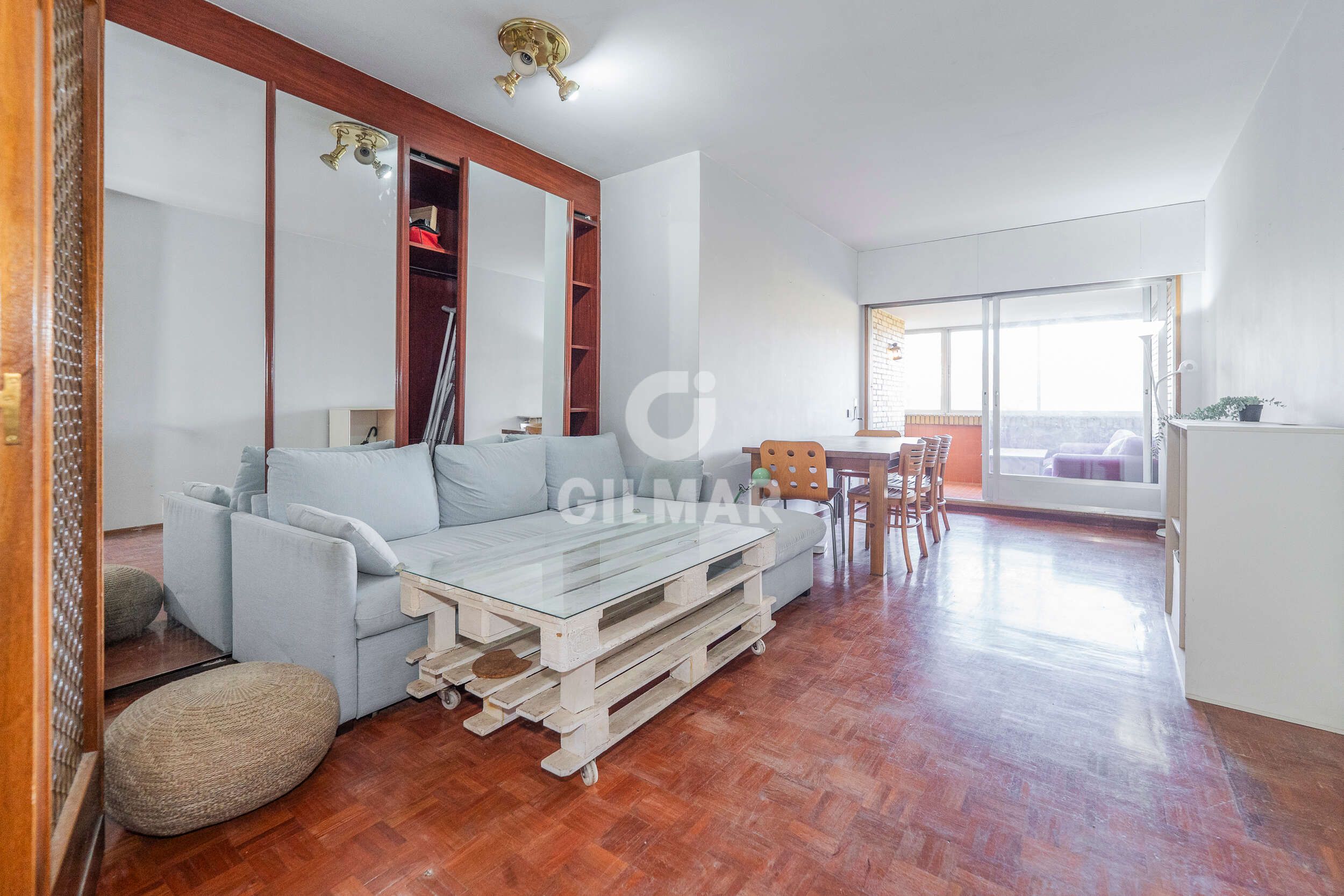 Sala d'estar de Pis en venda en  Madrid Capital amb Calefacció i Balcó