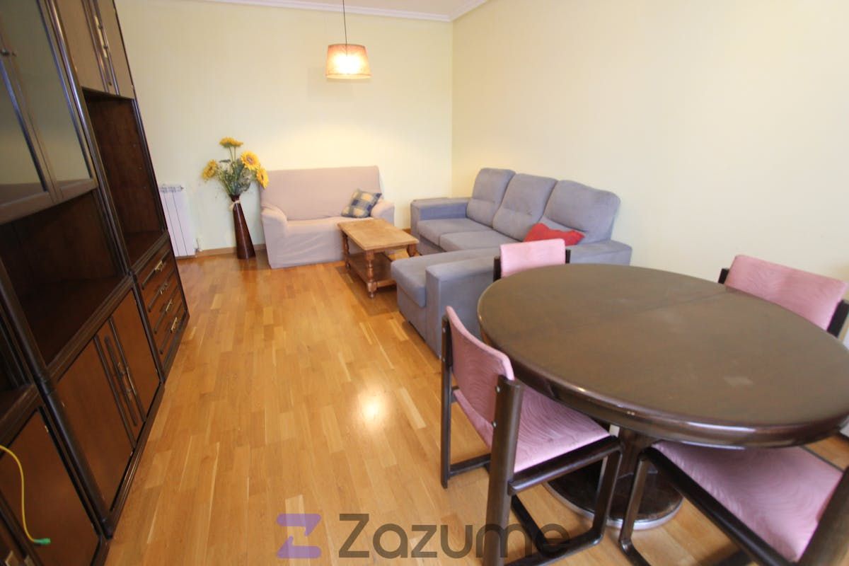 Sala d'estar de Pis de lloguer en Ávila Capital amb Calefacció, Parquet i Terrassa