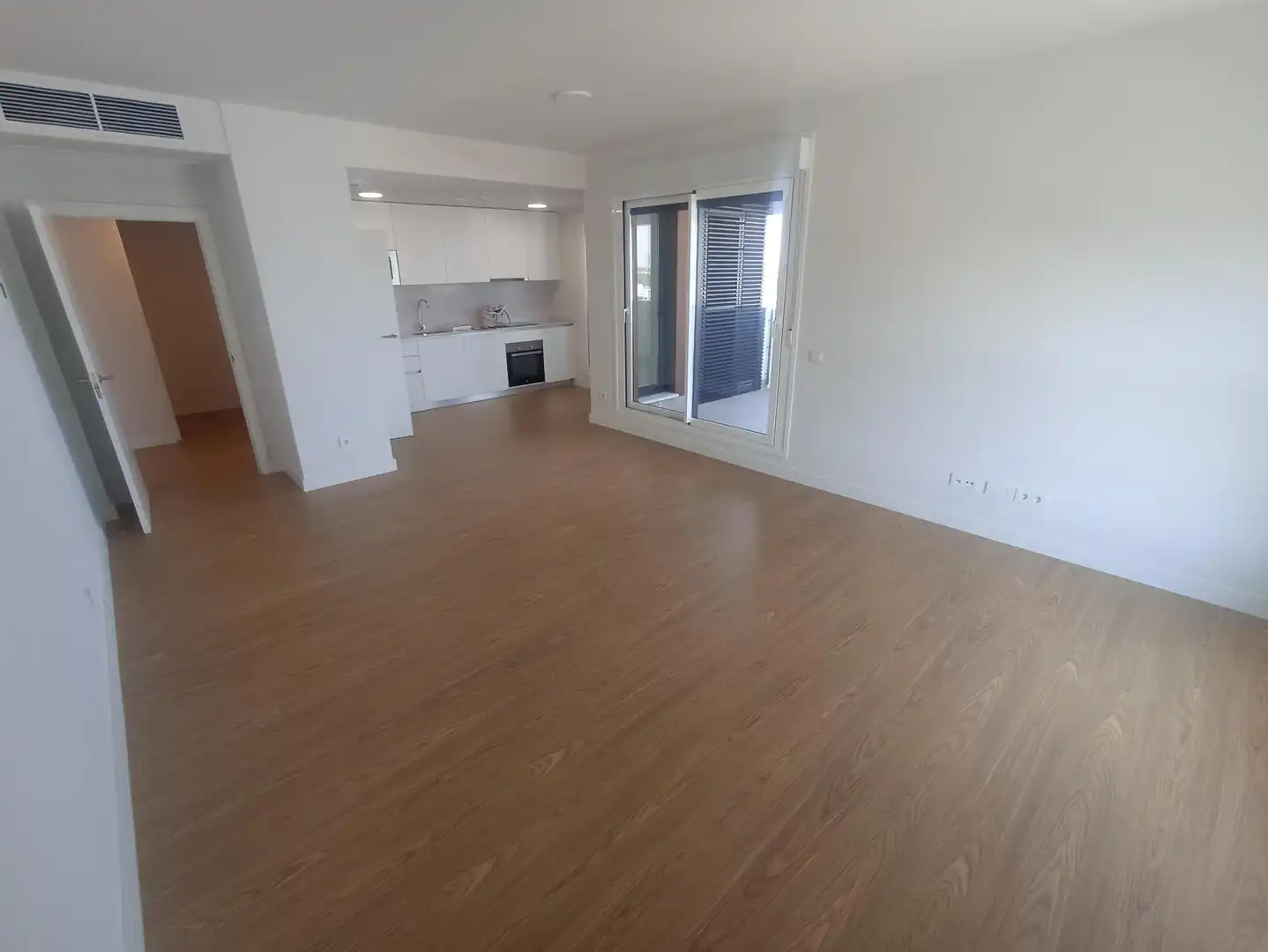 Wohnung zur Miete in Sevilla mit Klimaanlage, Terrasse und Abstellraum