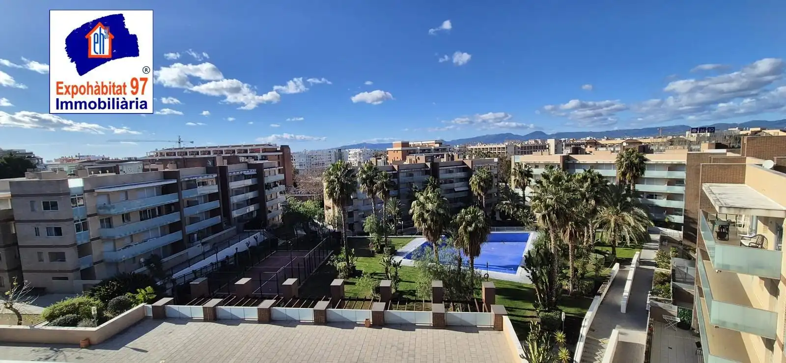Vista exterior de Apartament en venda en Salou amb Calefacció, Jardí privat i Terrassa