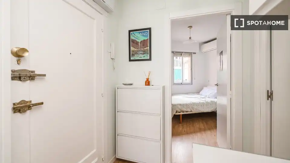 Habitación de Piso de alquiler en Madrid con Aire acondicionado, Calefacción y Amueblado