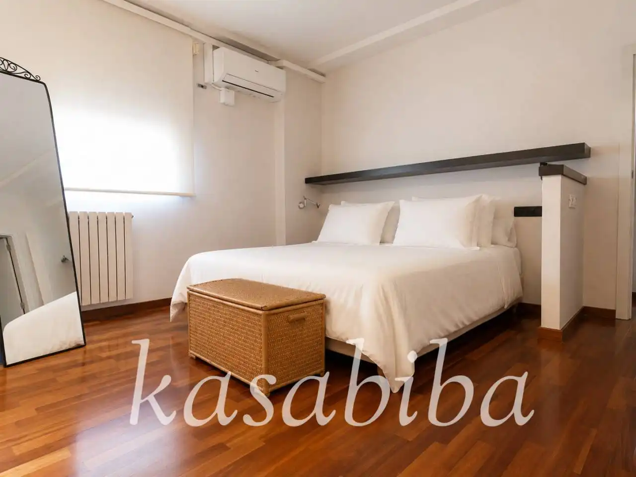 Schlafzimmer von Dachboden zum Verkauf in Valencia mit Klimaanlage, Heizung und Parkett