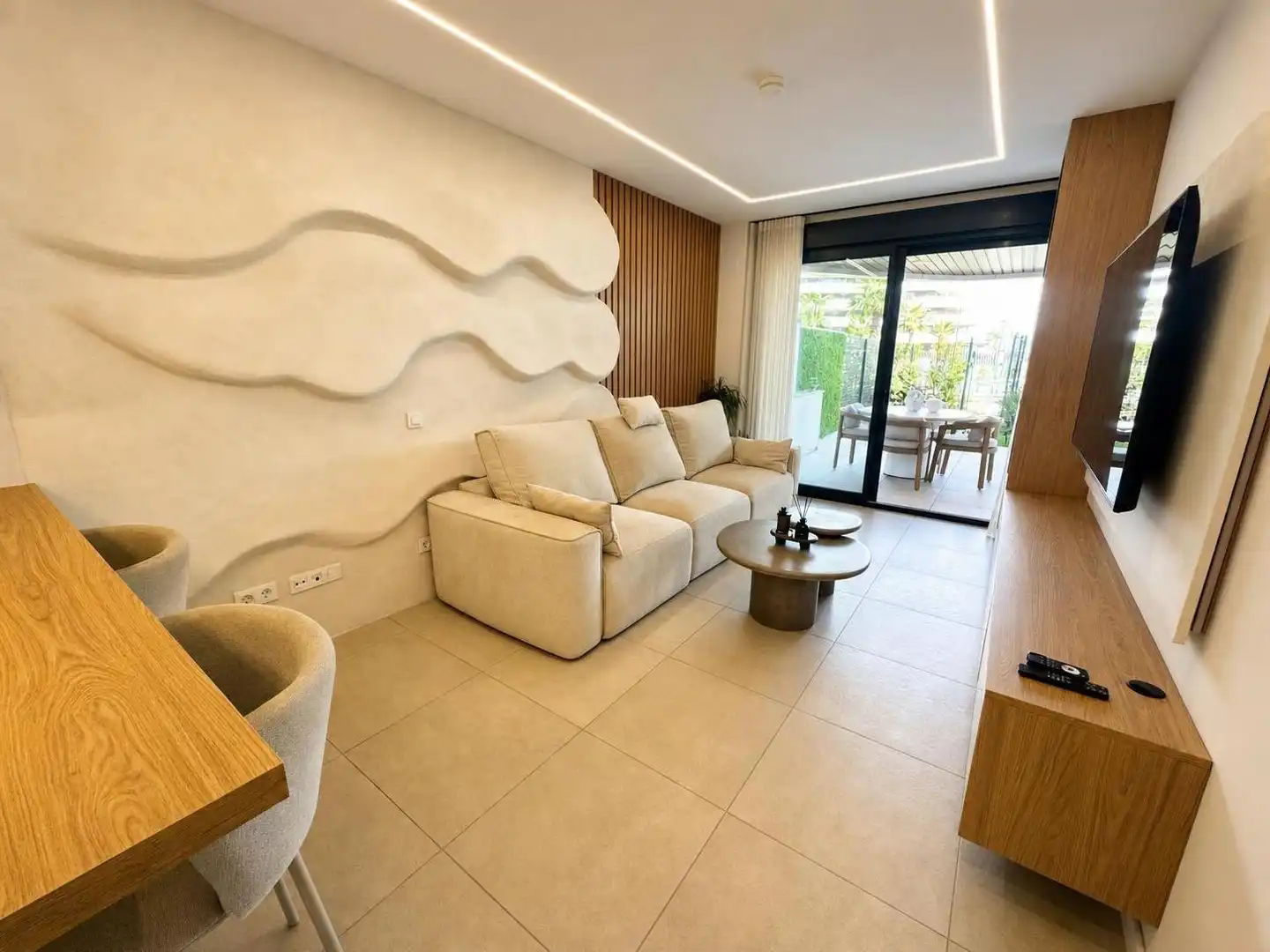 Apartament amb piscina en venda a Avenida Avenida Mar de Alborán 15, imagen 6
