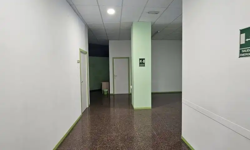 Local comercial en alquiler en Numancia