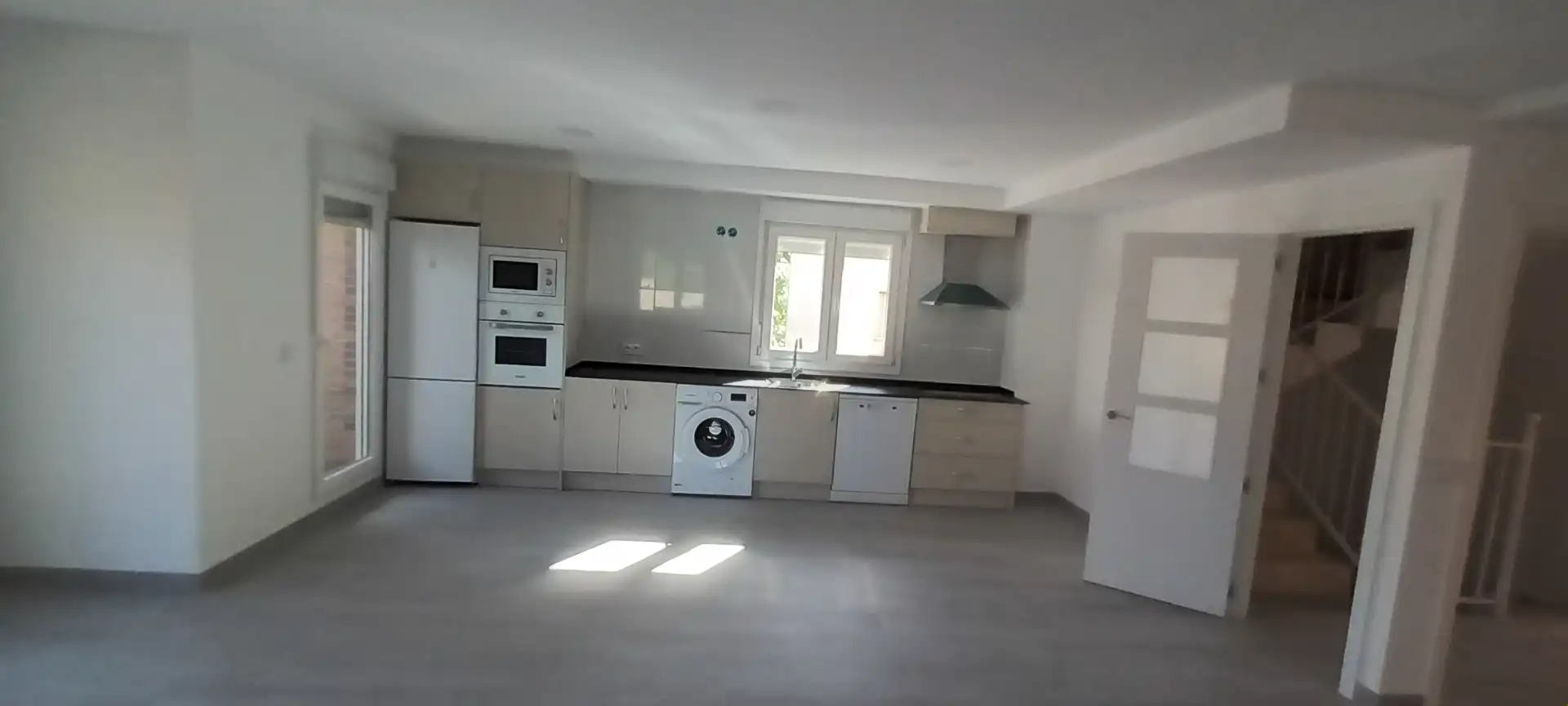 Cuina de Casa o xalet de lloguer en La Lastrilla  amb Aire condicionat, Calefacció i Jardí privat