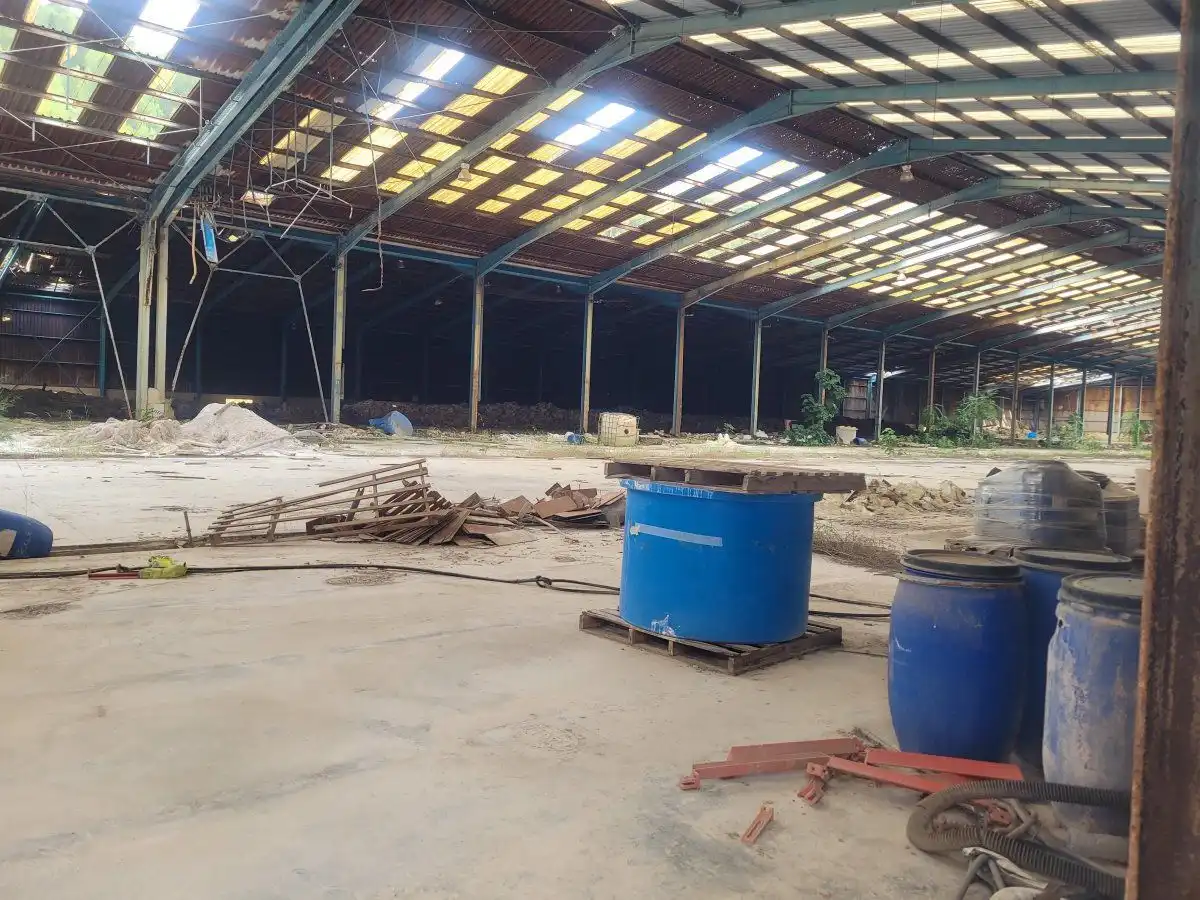 Fabrikhallen zum Verkauf in Llucena / Lucena del Cid