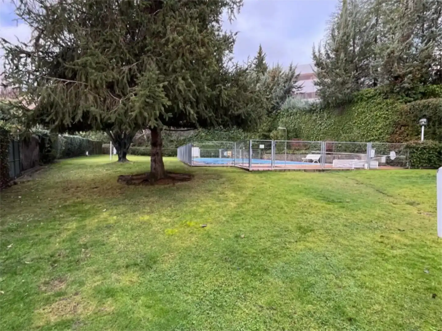 Parking de Piso en venta en  Madrid Capital con Aire acondicionado, Piscina y Balcón