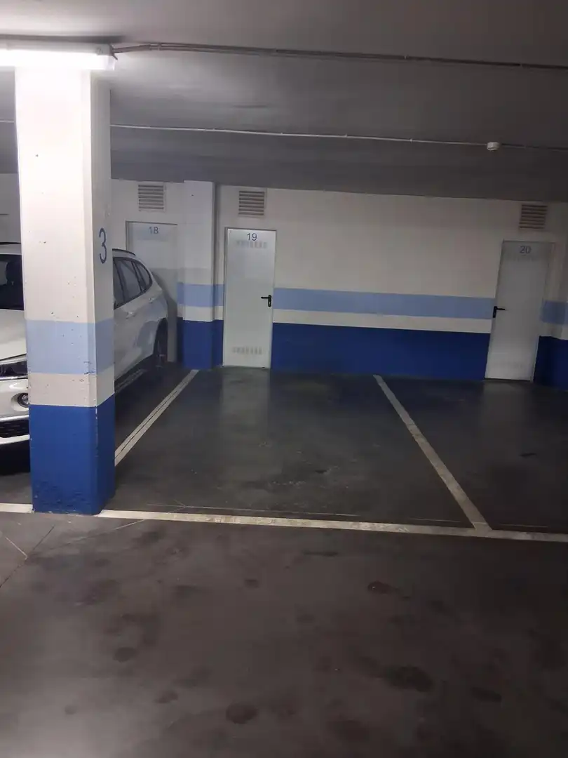 Parking de Apartamento en venta en Albacete con Calefacción, Trastero y Balcón