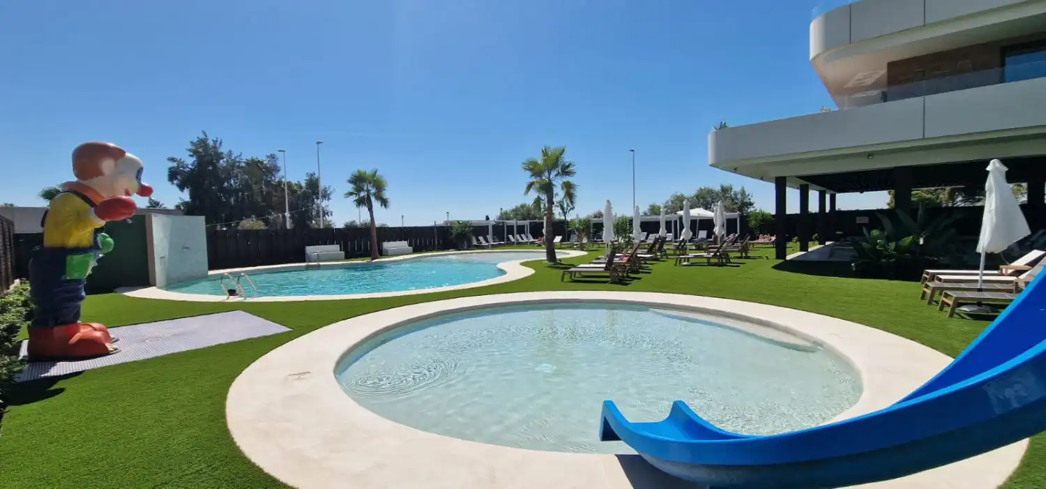 Piscina de Apartamento de alquiler en Moncofa con Aire acondicionado, Terraza y Trastero
