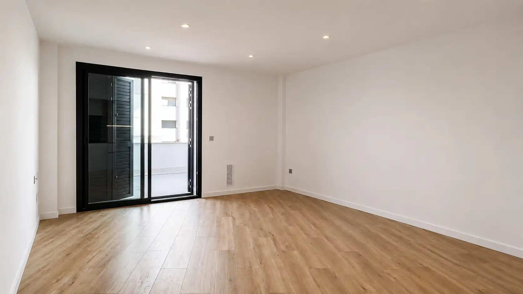 Bajo de obra nueva con piscina en venta en Carrer Verge de Montserrat 17, imagen 9