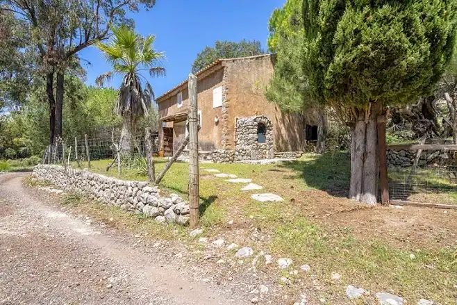 Edificio en venta en Escorca