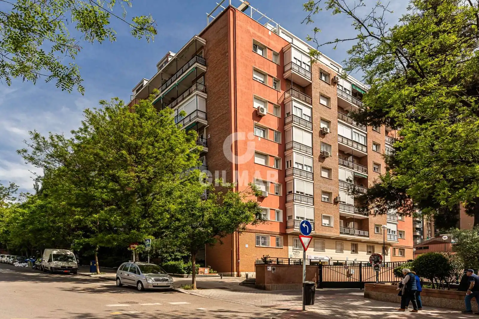 Vista exterior de Pis en venda en Madrid amb Calefacció i Balcó