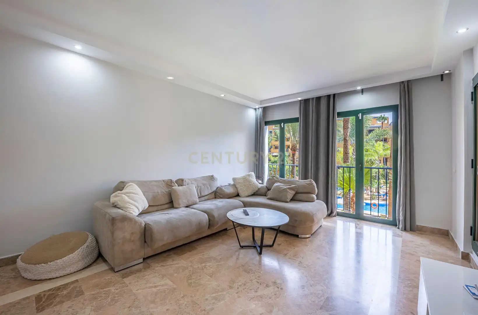 Sala de estar de Apartamento en venta en Marbella con Aire acondicionado, Jardín privado y Horno