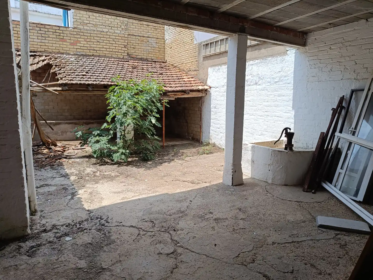 Casa o xalet en venda en Brenes amb Traster, Moblat i Balcó