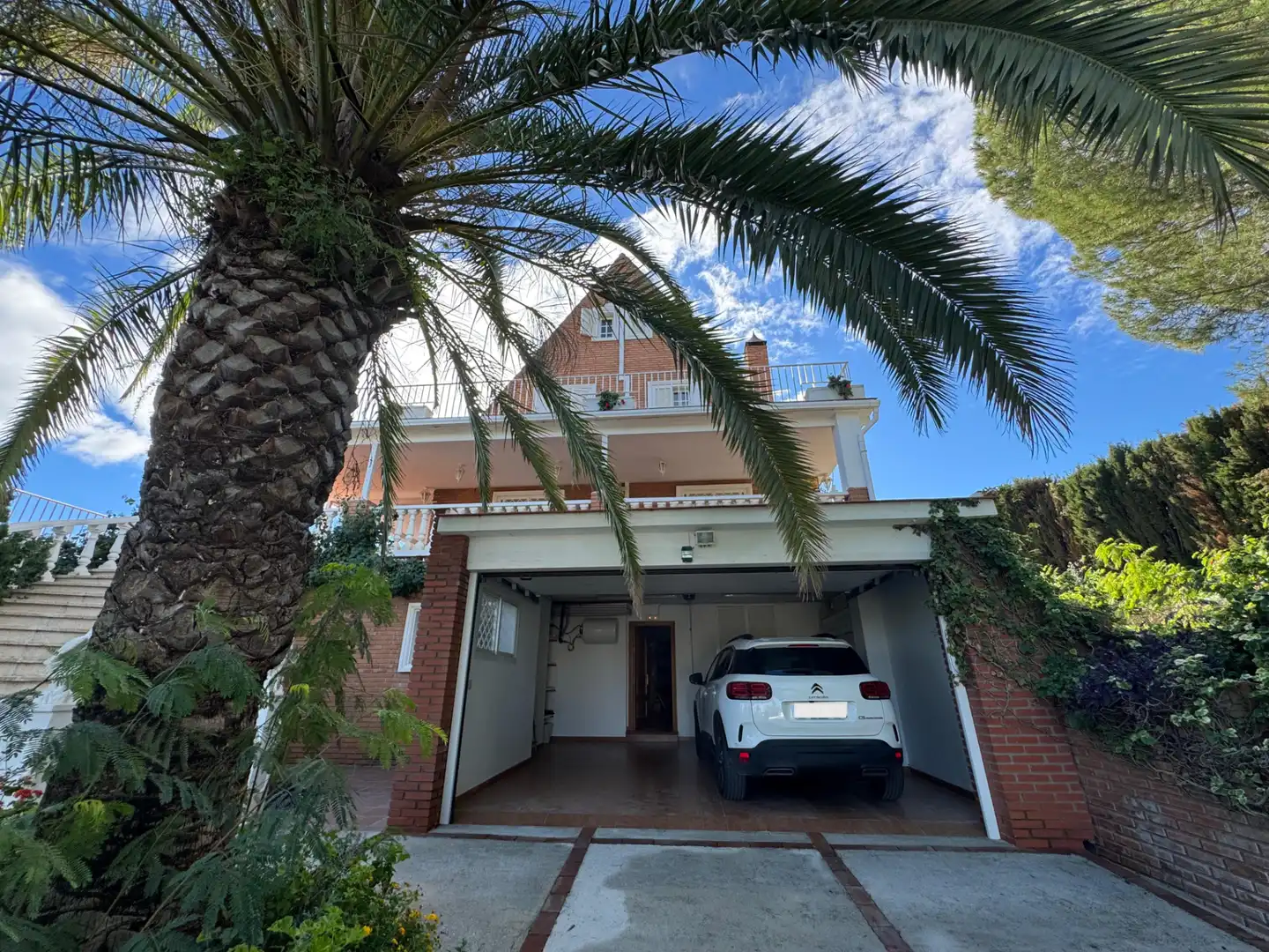 Aparcament de Casa o xalet en venda en Alhaurín de la Torre amb Aire condicionat, Calefacció i Jardí privat