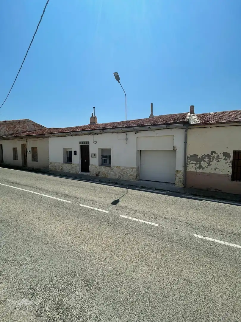 Reihenhaus zum Verkauf in El Pinós / Pinoso, imagen 2