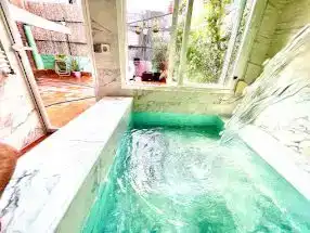 Piscina de Pis en venda en Madrid amb Aire condicionat, Jardí privat i Parquet