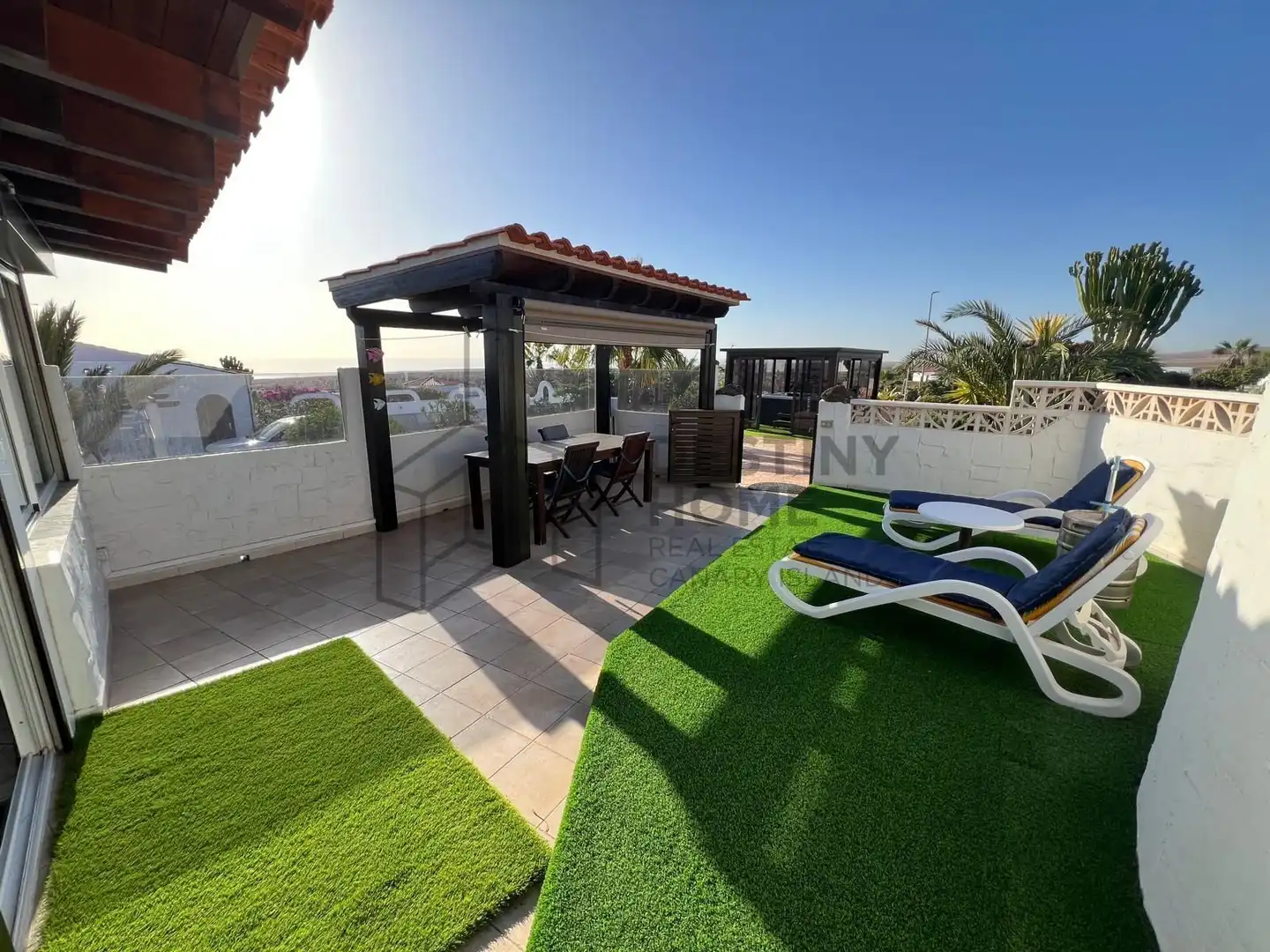 Terrassa de Casa o xalet en venda en La Oliva amb Aire condicionat, Jardí privat i Terrassa