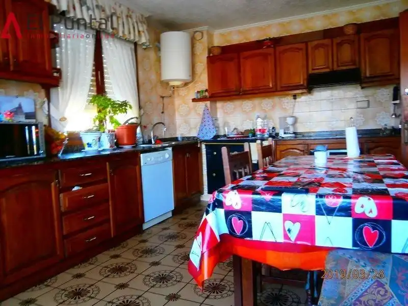 Cocina de Casa o chalet en venta en Villaescusa (Cantabria) con Jardín privado, Terraza y Trastero