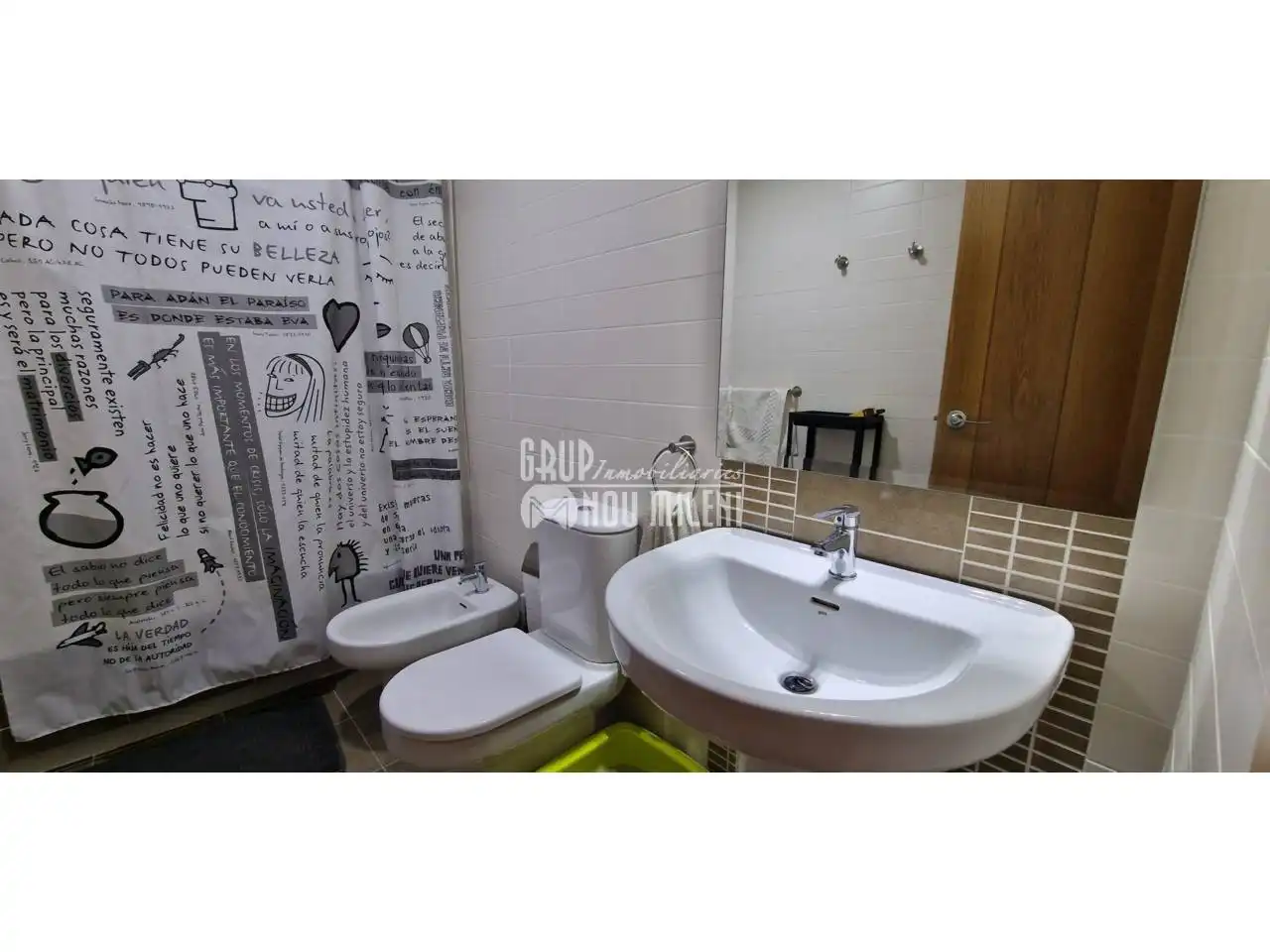 Bathroom of Flat for rent in Catarroja  with Air Conditioner, Heating and Terrace