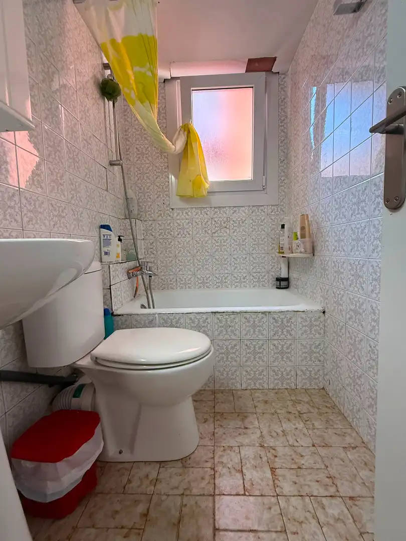 Bathroom of Flat for sale in Gavà