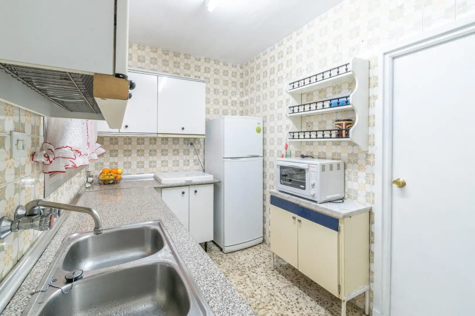 Cuina de Casa adosada en venda en Armilla amb Terrassa, Balcó i Alarma