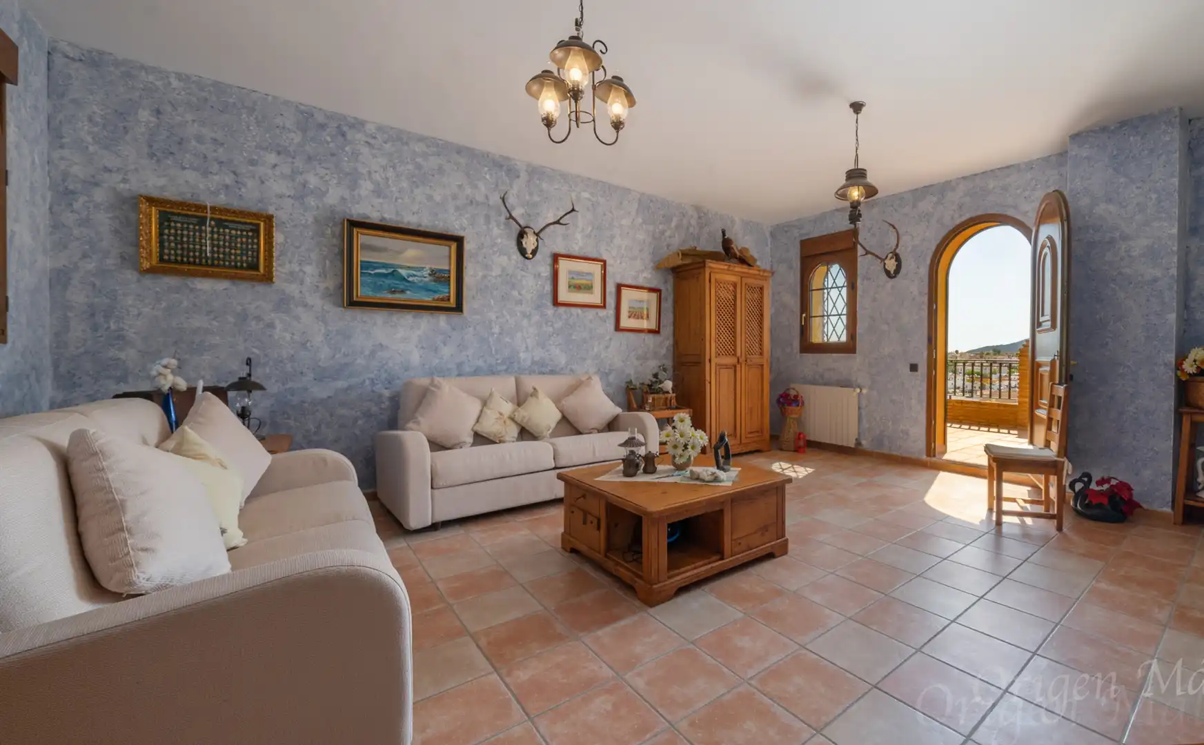 Sala de estar de Casa o chalet en venta en Alhaurín de la Torre con Aire acondicionado, Calefacción y Jardín privado