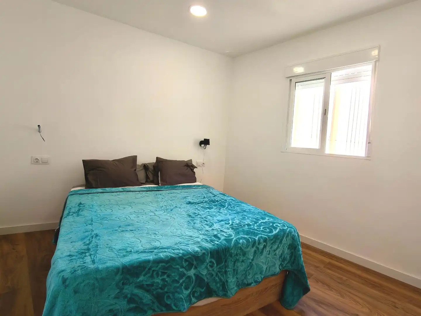 Habitación de Ático en venta en L'Hospitalet de Llobregat con Parquet, Terraza y Trastero