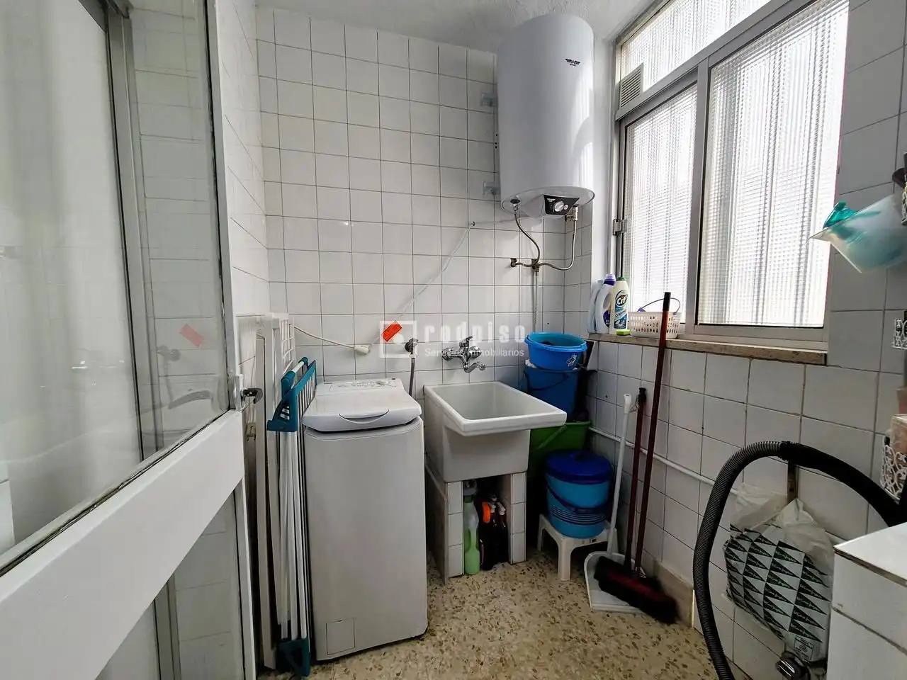 Cuina de Pis de lloguer en Sevilla amb Aire condicionat, Calefacció i Terrassa