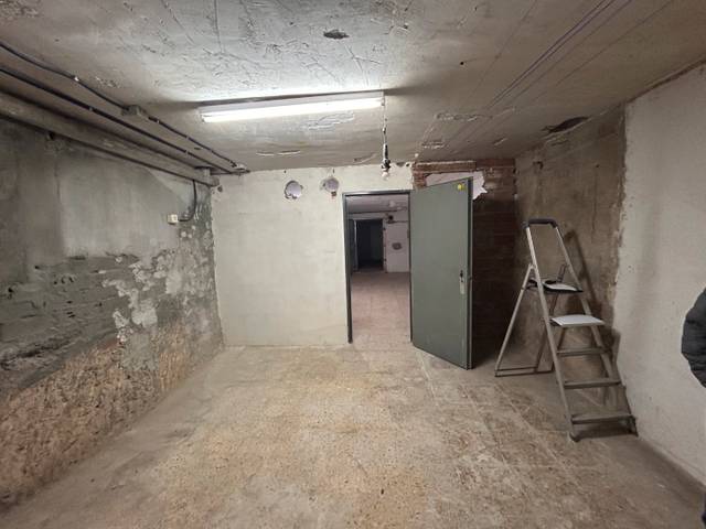 Local comercial en Alquiler en Carrer d'Alfons XII en Progrés - Pep Ventura