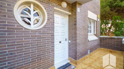 Foto 2 de Casa adosada en venda a La Pineda, Castelldefels