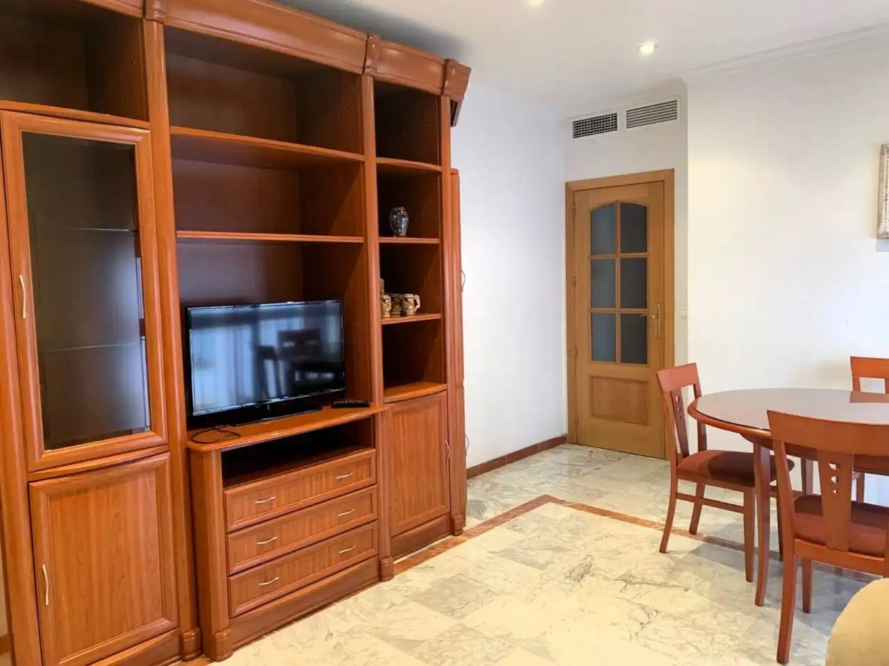 Sala d'estar de Pis en venda en Lucena amb Aire condicionat, Traster i Moblat