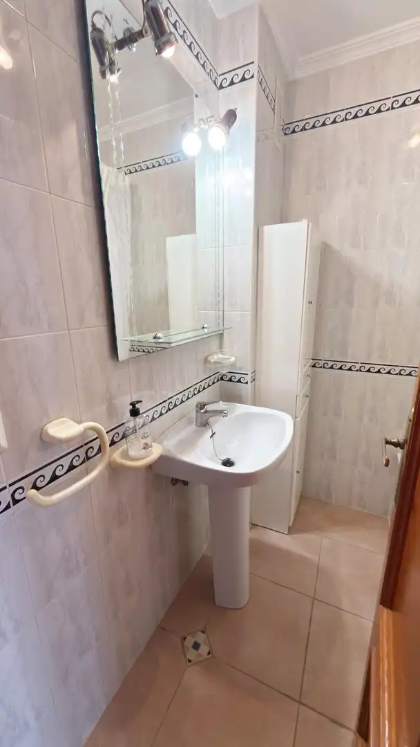 Baño de Casa adosada de alquiler en Punta Umbría con Terraza y Piscina comunitaria