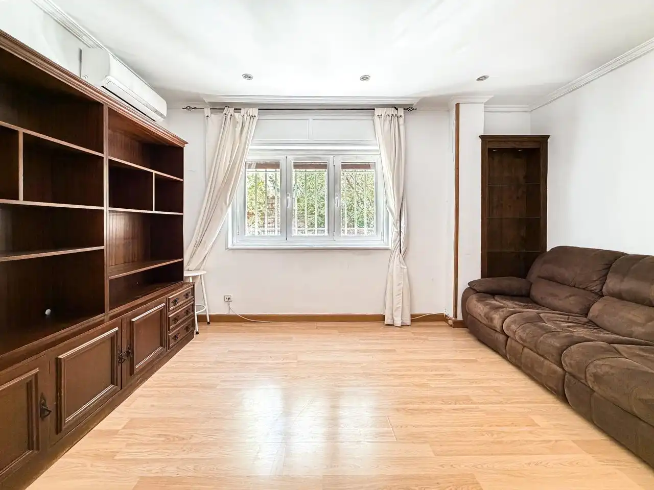 Living room of Flat for sale in Madrid  with Air Conditioner, Heating and Terrace