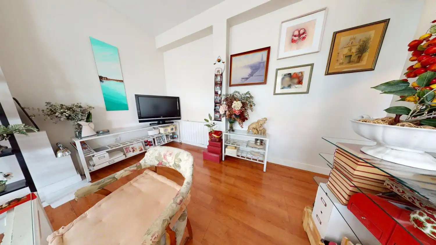 Living room of Flat for sale in Sevilla  with Air Conditioner and Parquet flooring