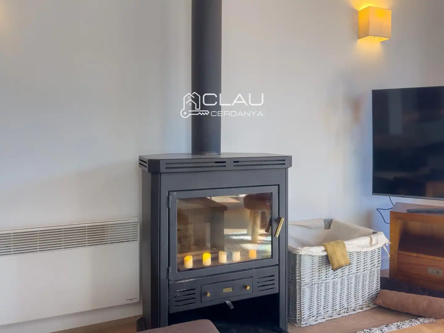 Living room of Detached homes for rent in Osséja  with Heating, Private garden and Parquet flooring