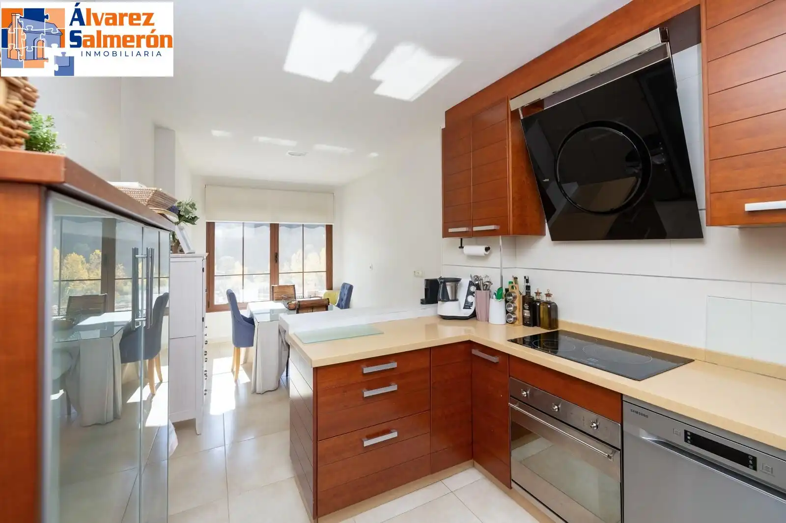 Cocina de Casa adosada en venta en Granada con Aire acondicionado, Calefacción y Terraza
