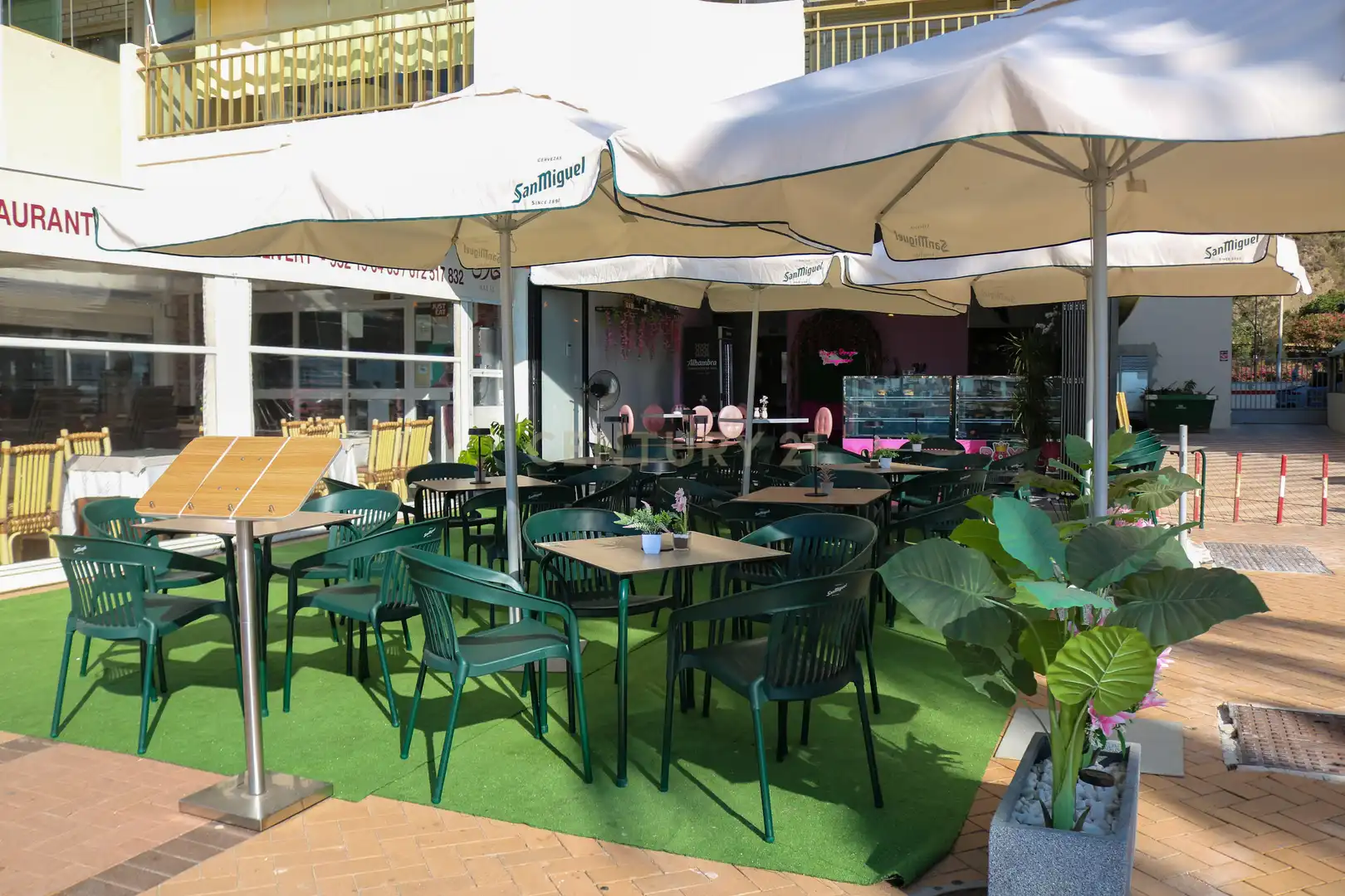 Terrace of Commercial properties for transfer in Fuengirola