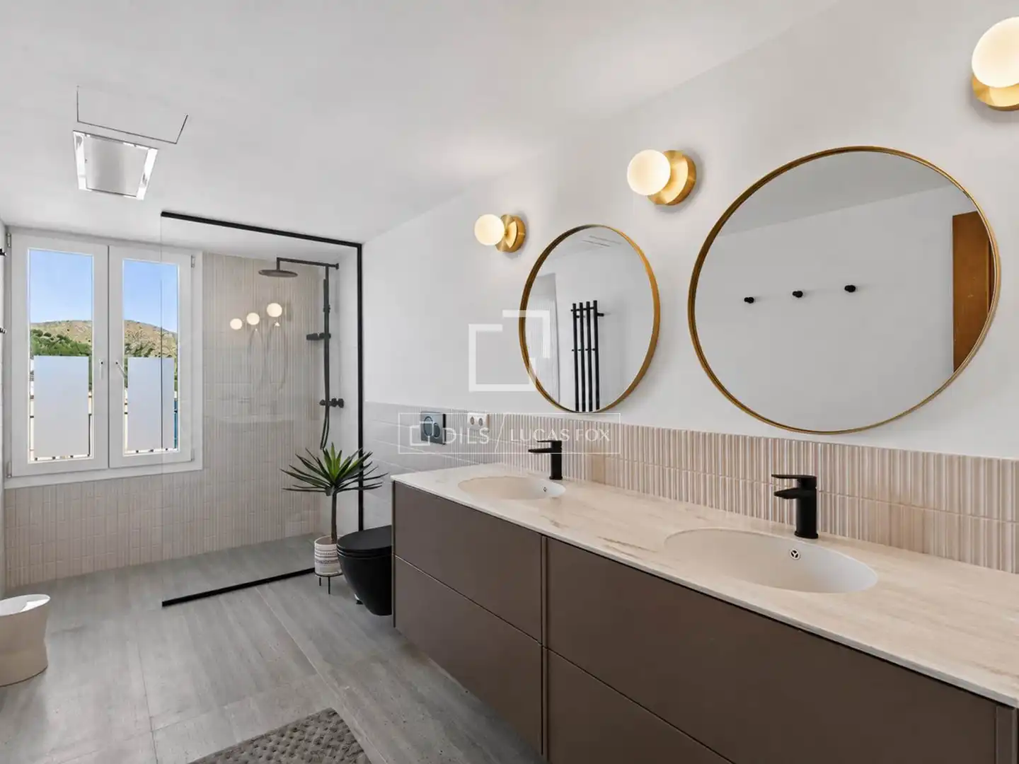 Badezimmer von Haus oder Chalet zum Verkauf in Capdepera mit Klimaanlage, Heizung und Privatgarten