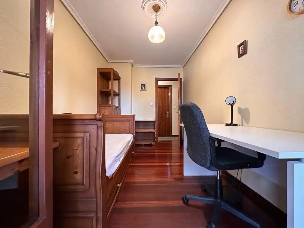 Bedroom of Flat for rent in Santander  with Heating, Parquet flooring and Furnished