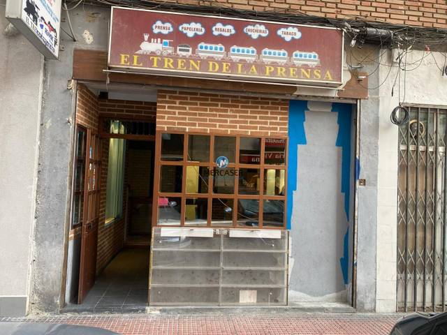 Local comercial en Alquiler en Caballería Española