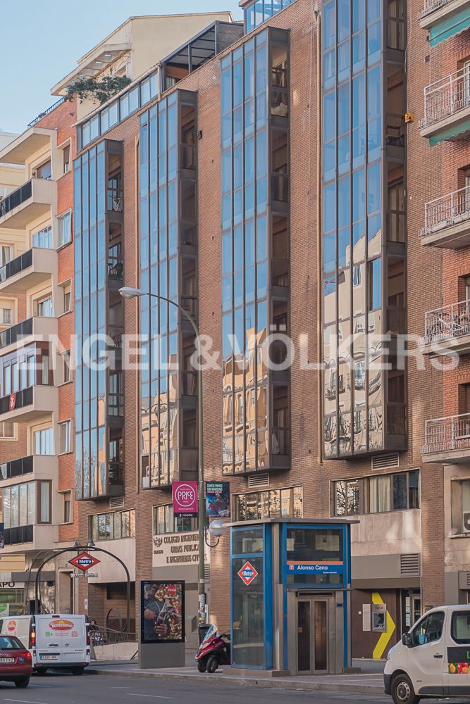 Exterior view of Apartment for sale in  Madrid Capital  with Heating