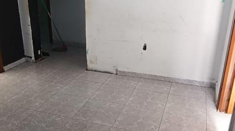 Foto 2 de Pis en venda a C/ Travau, El Turó de la Peira, Barcelona