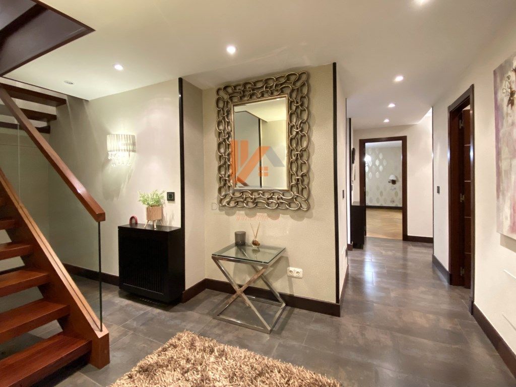 Duplex to rent in Rua Republica De El Salvador, 12, Ensanche - Sar