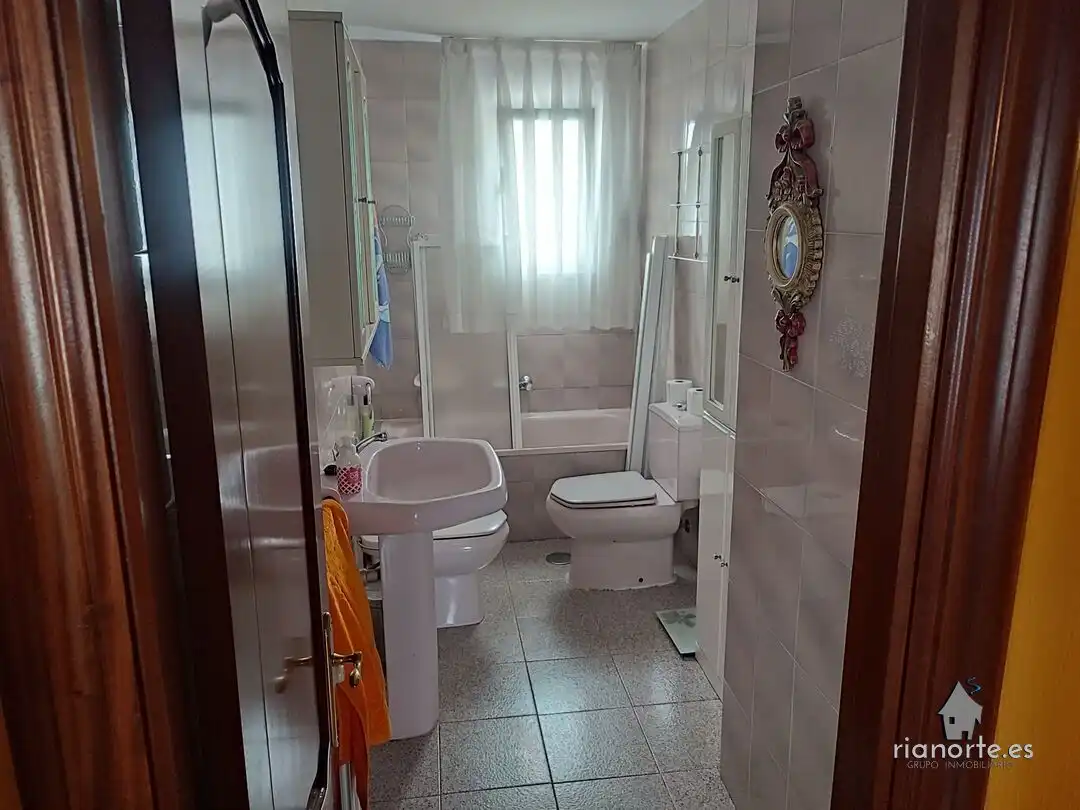 Bany de Pis en venda en Langreo amb Calefacció