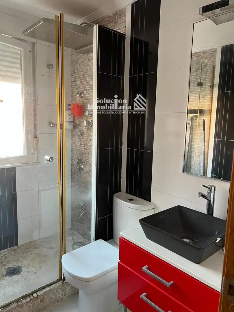 Bany de Apartament en venda en Salamanca amb Calefacció, Terrassa i Moblat