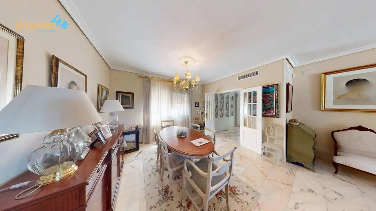 Comedor de Casa o chalet en venta en Badajoz con Aire acondicionado, Calefacción y Jardín privado