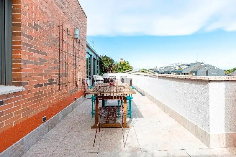 Terrasse von Dachboden zur Miete in La Moraleja mit Klimaanlage, Heizung und Abstellraum