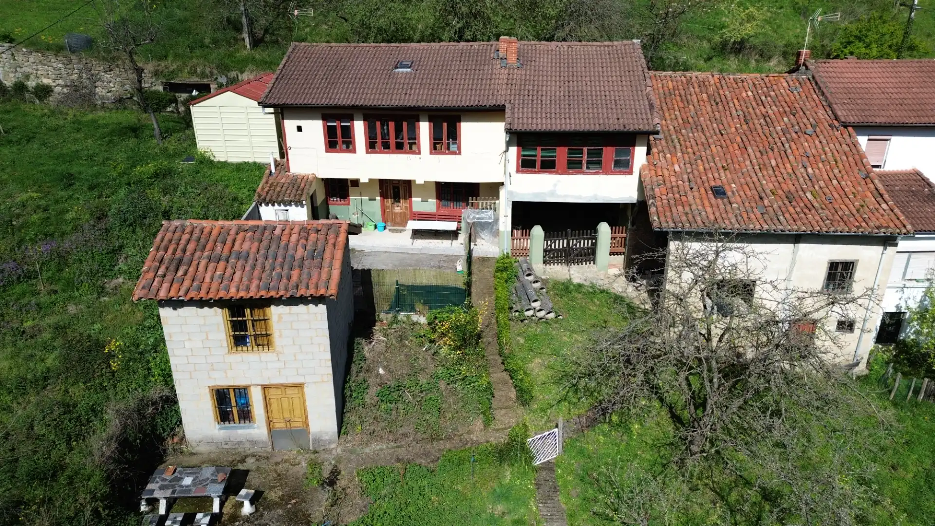 Vista exterior de Casa o chalet en venta en Mieres (Asturias) con Jardín privado y Balcón