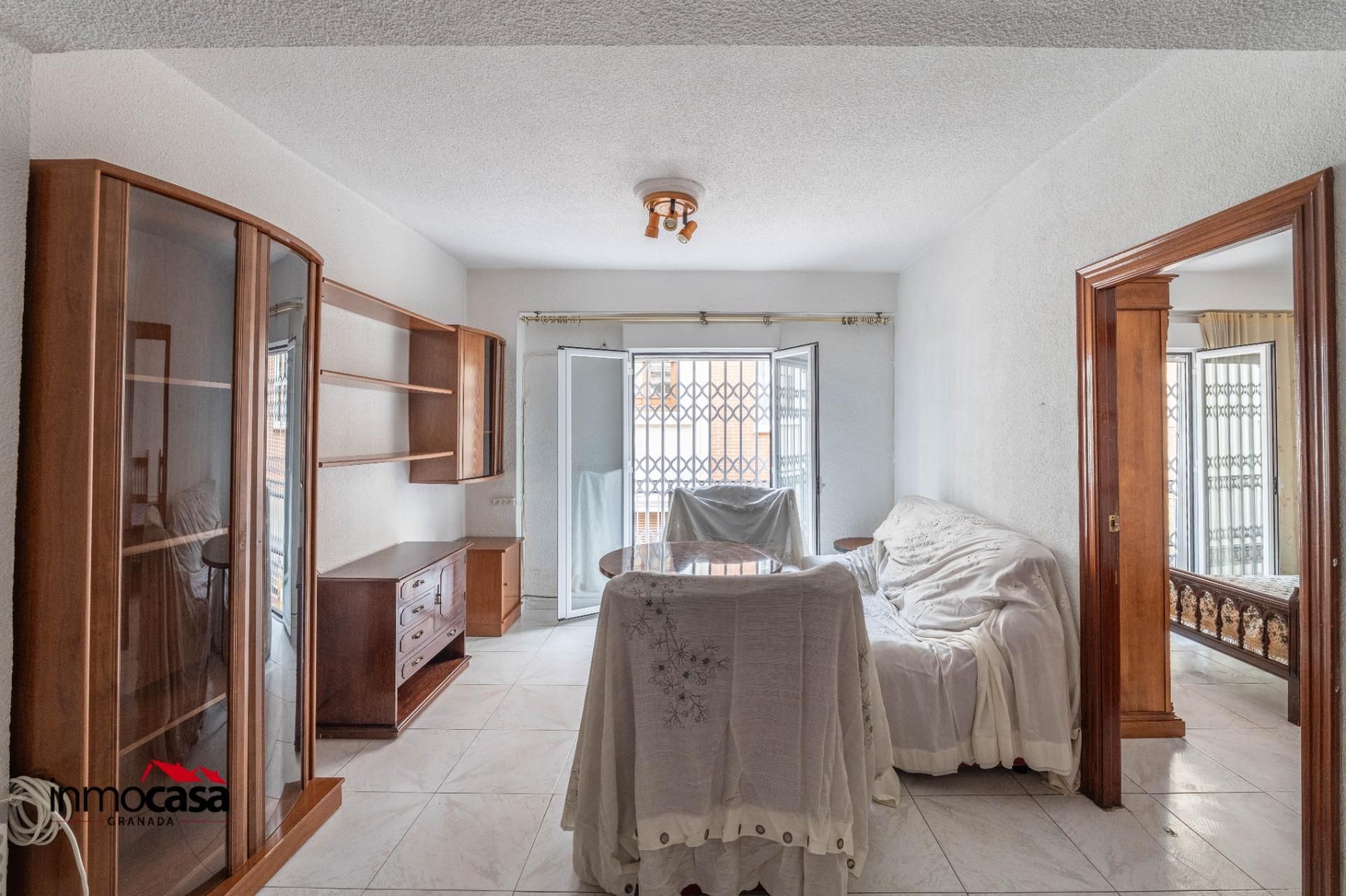 Habitación de Piso en venta en  Granada Capital con Terraza y Balcón